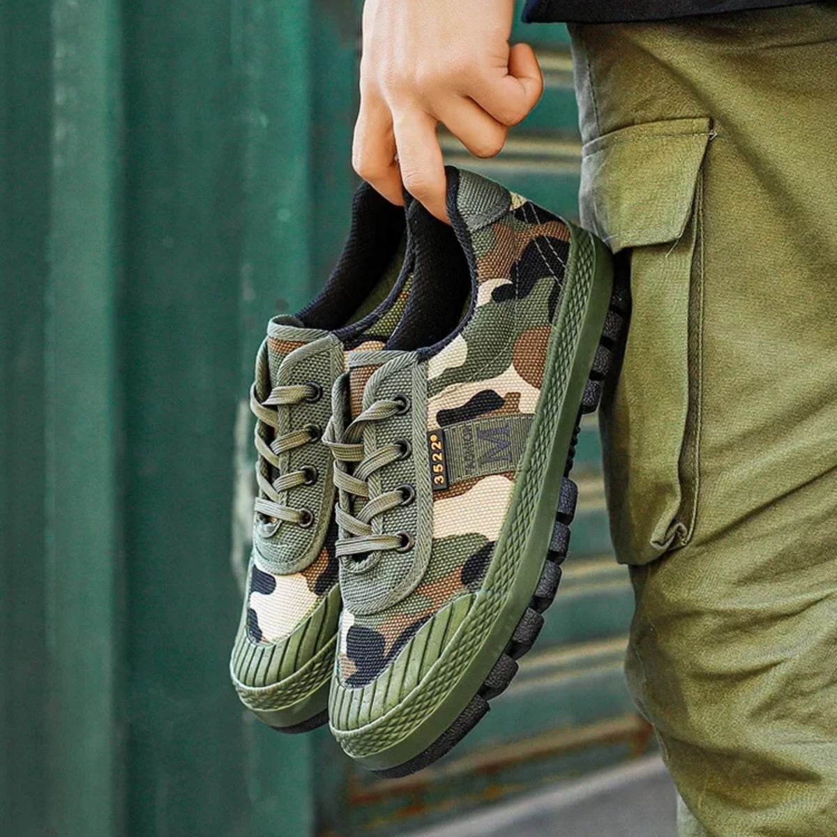 Men's Printed Grip Trainers
