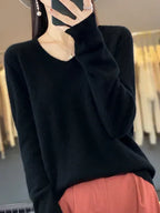 Women's Relaxed V-Neck Jumper