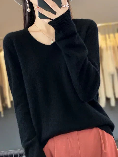 Women's Relaxed V-Neck Jumper