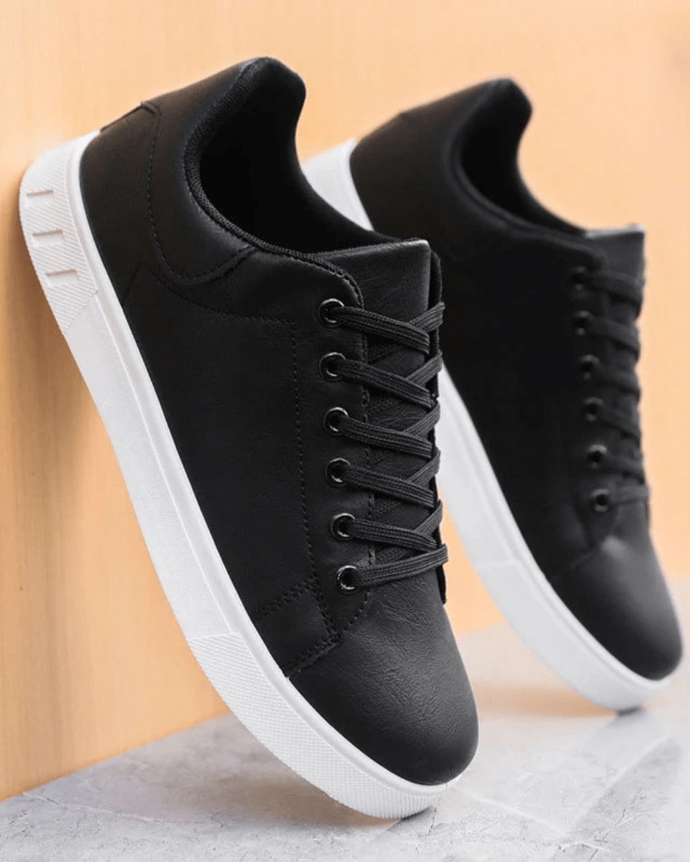 Men's Classic Low-Top Leather Trainers