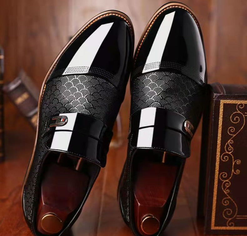Men's Textured Buckle Loafers