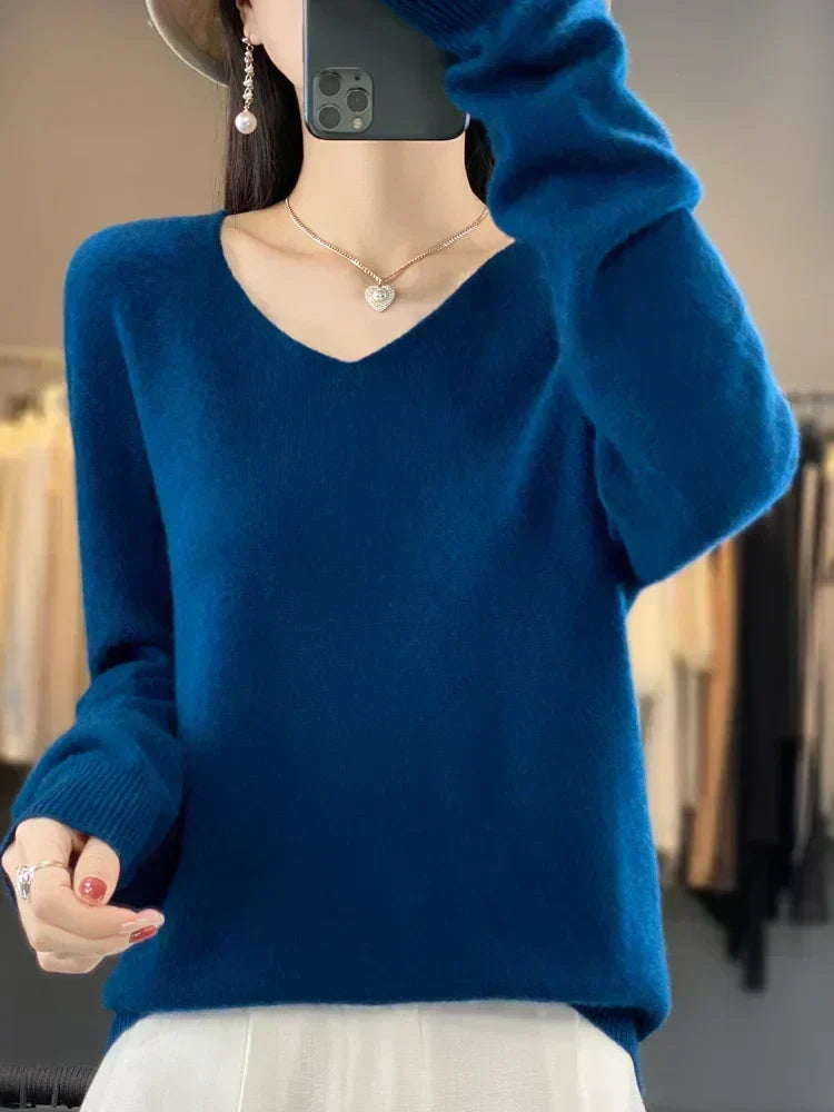 Women's Relaxed V-Neck Jumper