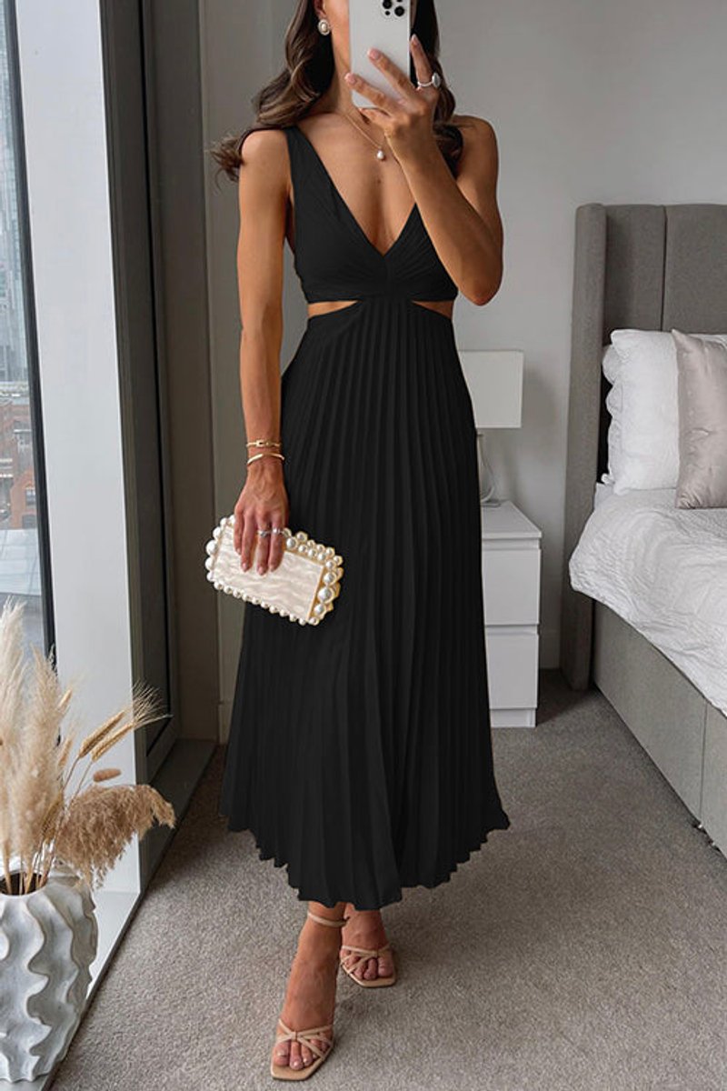 Women's Pleated V-Neck Maxi Dress